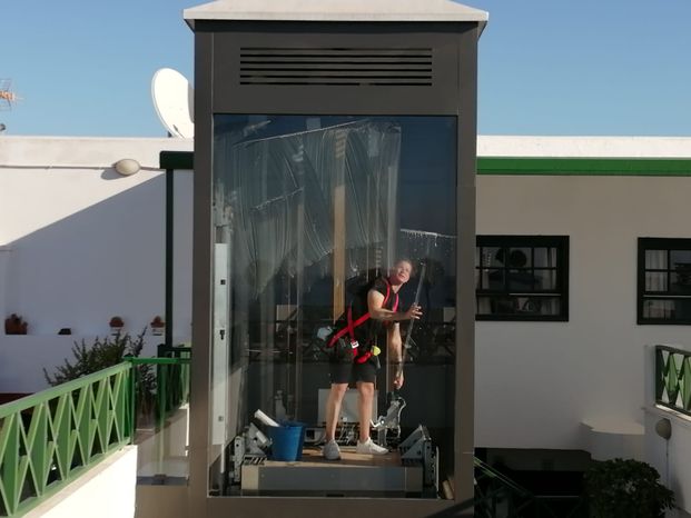 Power Clean Canarias - Limpieza de ascensor interior